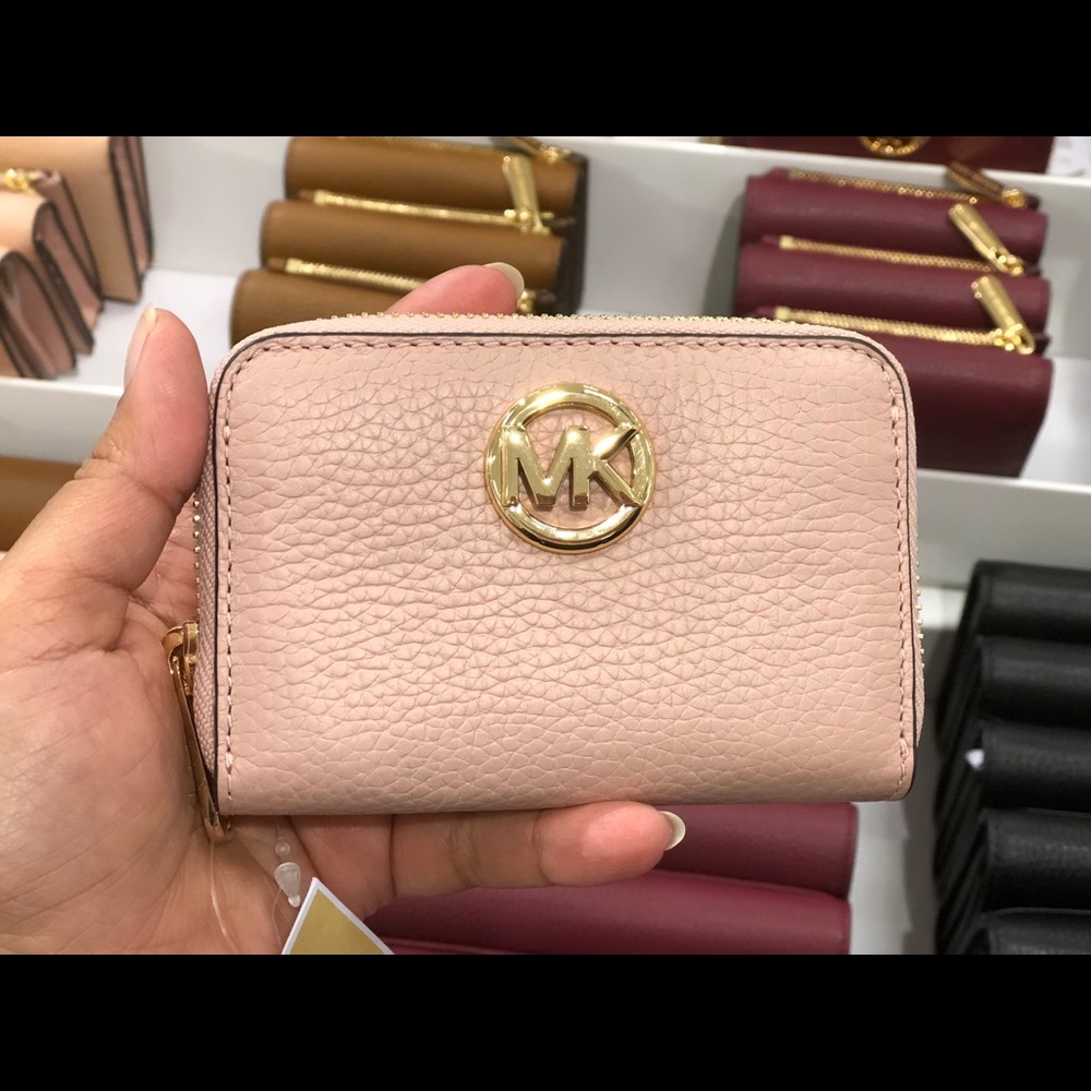 Michael Kors FULTON Leather Zip Around Coin Purse - Picture 3 of 8